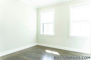 79 Linden St, Unit 3 in Boston, MA - Building Photo