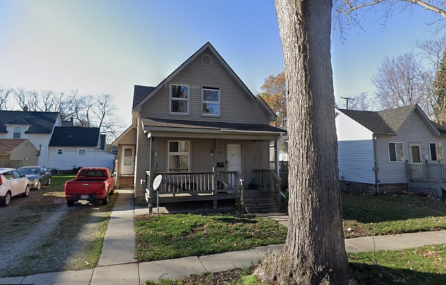 property at 909 Stone St