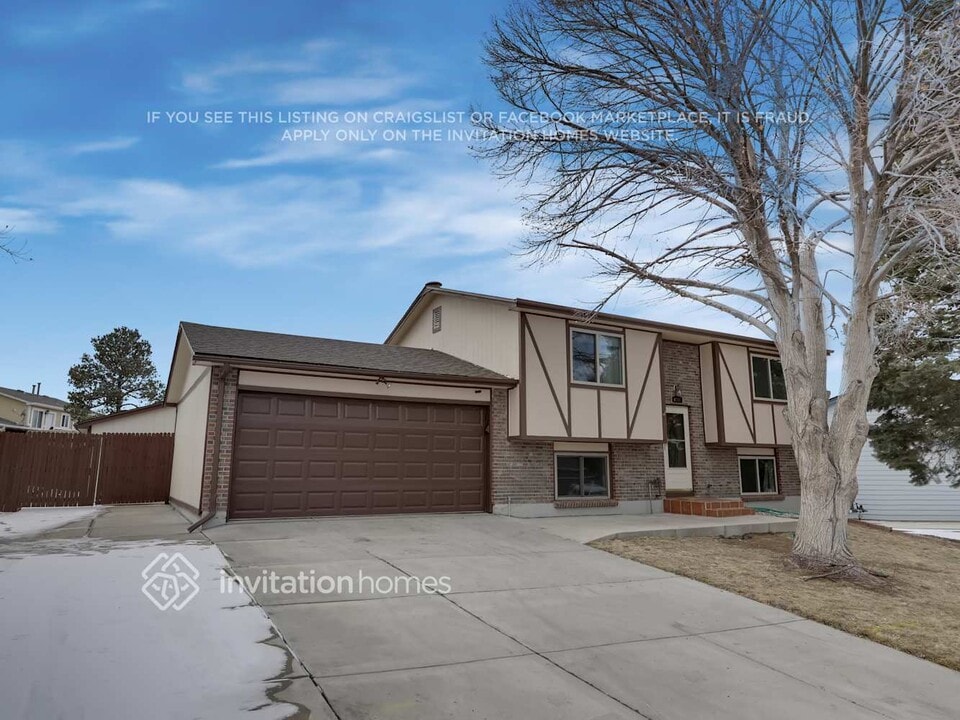 4791 S Olathe Way in Aurora, CO - Building Photo