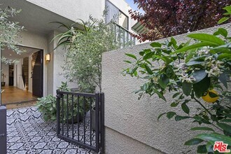 2237 Century Hill in Los Angeles, CA - Building Photo - Building Photo