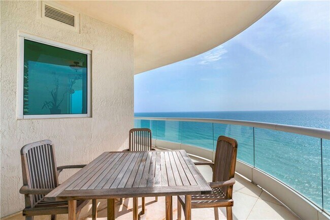 16051 Collins Ave, Unit Turnberry in Sunny Isles Beach, FL - Building Photo - Building Photo