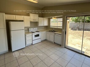 4431 N 85th Ave in Phoenix, AZ - Foto de edificio - Building Photo