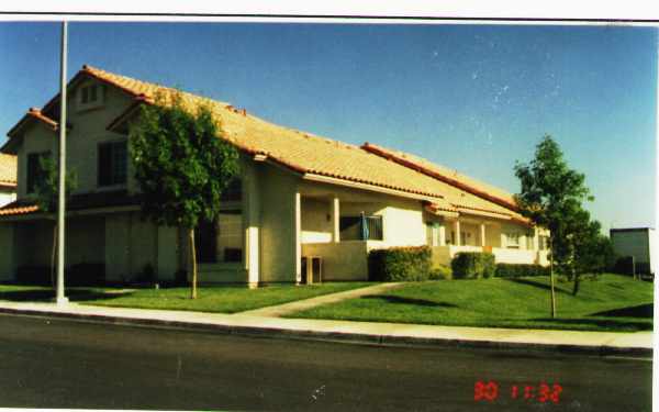 6912 Lunarlight Dr in Las Vegas, NV - Foto de edificio - Building Photo