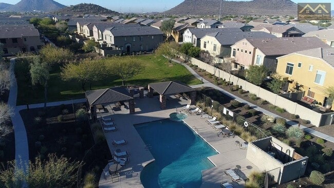 2725 E Mine Creek Rd in Phoenix, AZ - Building Photo - Building Photo