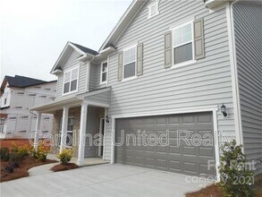 17015 Dogwood Crk Ln in Charlotte, NC - Building Photo - Building Photo