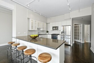 161 W Harrison St in Chicago, IL - Building Photo - Building Photo