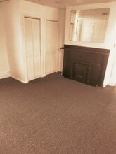300 E 12th Ave, Unit 2nd Floor Rear in Homestead, PA - Foto de edificio - Building Photo