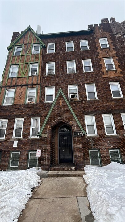 7320 Kennedy Blvd, Unit B1 in North Bergen, NJ - Foto de edificio