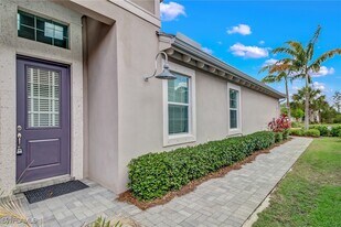 7194 Dominica Dr in Naples, FL - Building Photo