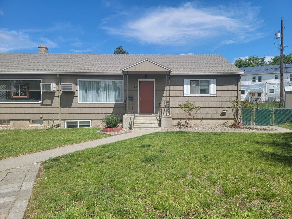 312 Goethals Dr in Richland, WA - Building Photo