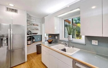 258 NE 92nd St in Miami Shores, FL - Building Photo - Building Photo