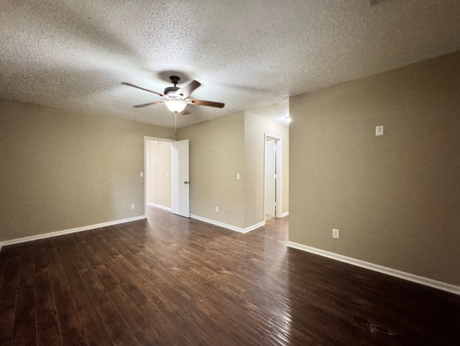 2406 Greenbrier Dr in Phenix City, AL - Building Photo - Building Photo