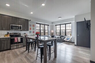 Marshall at Finn in St. Paul, MN - Building Photo - Interior Photo