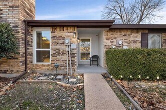 1940 Abshire Ln in Dallas, TX - Building Photo - Building Photo