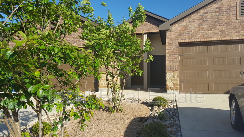 1043 Carolyn Cove in New Braunfels, TX - Building Photo