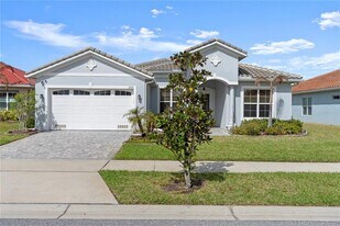 2320 Symphony Cir in St. Cloud, FL - Building Photo