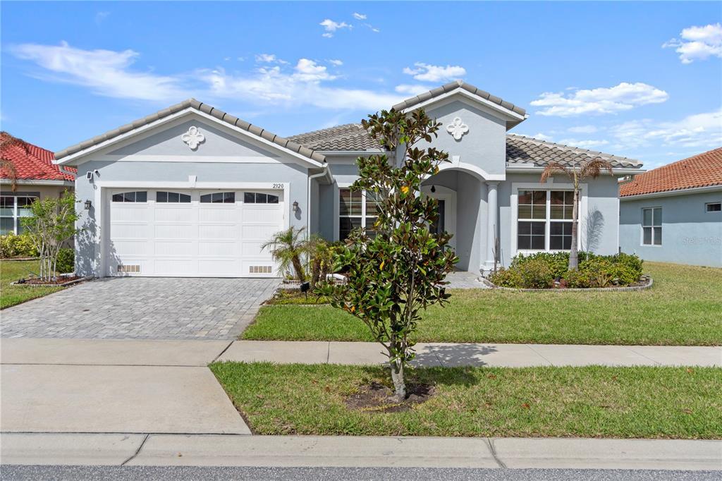 2320 Symphony Cir in St. Cloud, FL - Building Photo