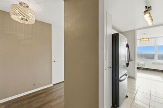 4800 S Chicago Beach Dr in Chicago, IL - Foto de edificio - Building Photo