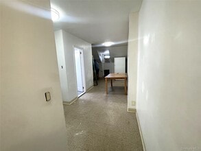 33-27 89th St in Queens, NY - Foto de edificio - Building Photo