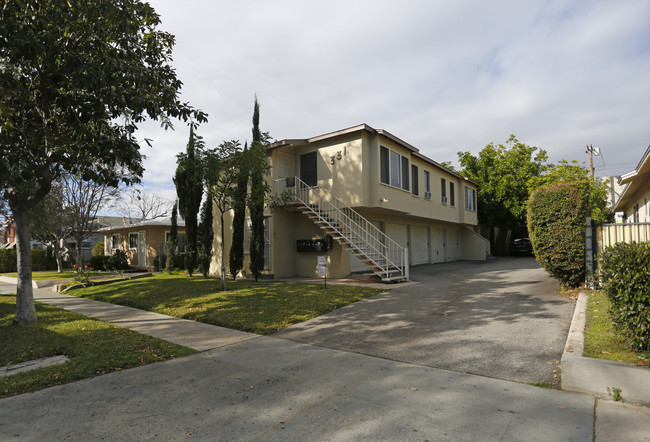 331 W Windsor Rd in Glendale, CA - Building Photo - Building Photo