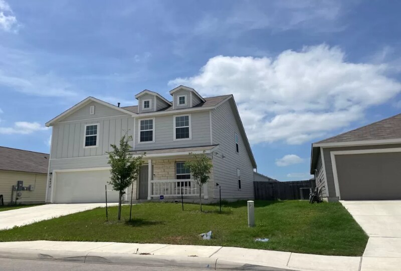 10670 Pablo Way in Converse, TX - Foto de edificio
