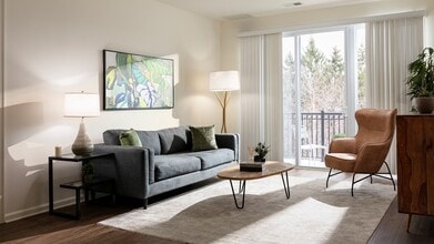 Queens Gate in Bound Brook, NJ - Building Photo - Building Photo