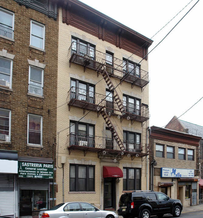 5110 Palisade Ave in West New York, NJ - Building Photo