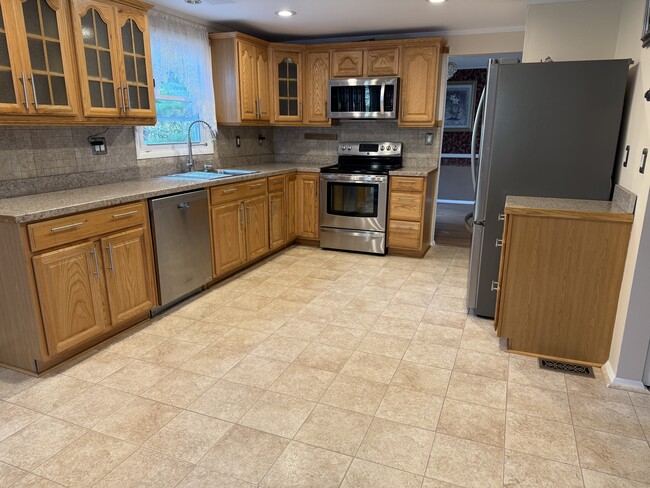 property at 11 Honeybell Ct
