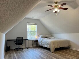 5343 Tidewater Dr in North Charleston, SC - Building Photo