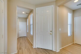 5768 Mammoth Mountain St in North Las Vegas, NV - Building Photo - Building Photo