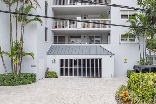 321 Sunset Dr in Fort Lauderdale, FL - Building Photo - Building Photo
