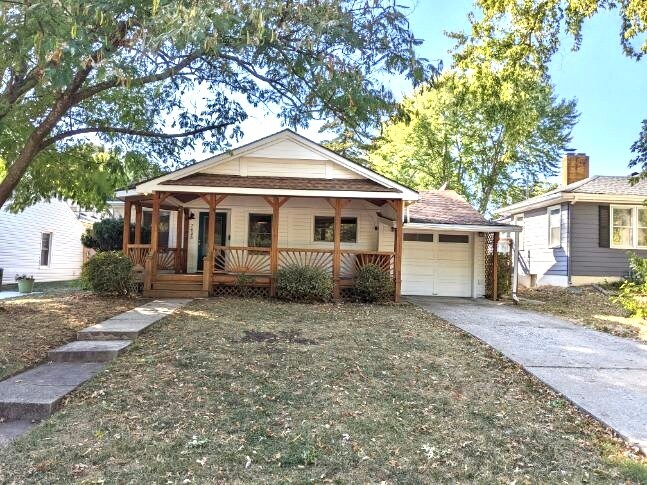 7626 McGee St in Kansas City, MO - Building Photo