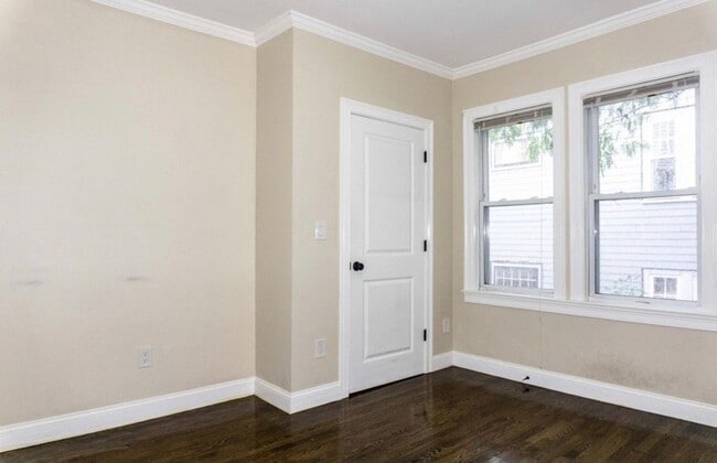 39 Glen Rd, Unit 1 in Boston, MA - Foto de edificio - Building Photo