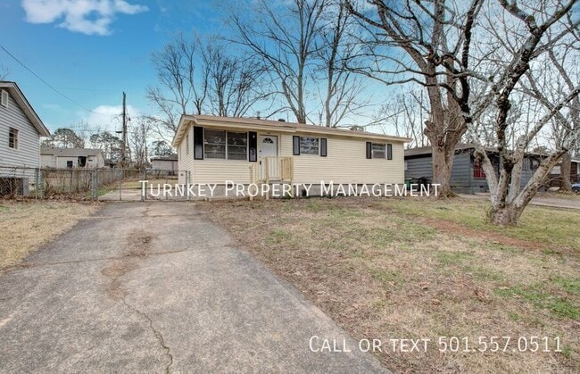 property at 7307 Knollwood Rd