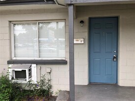 7208 N Nebraska Ave in Tampa, FL - Building Photo