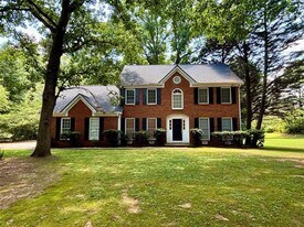 4160 Creekwood Dr in Cumming, GA - Building Photo