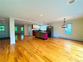 941 Elting Rd in Rosendale, NY - Building Photo - Building Photo