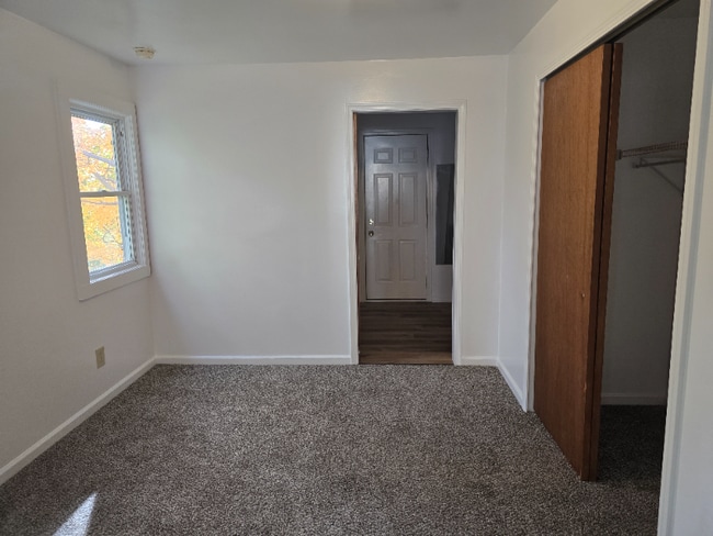1384 Pondview Ave in Akron, OH - Building Photo - Building Photo