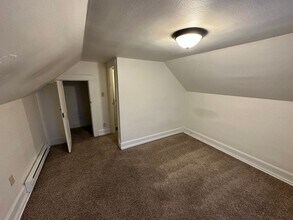 431 S Broad St in Grove City, PA - Building Photo - Building Photo
