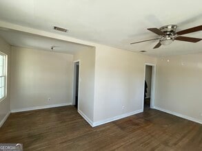 712 Georgia Ave in Glennville, GA - Building Photo - Building Photo