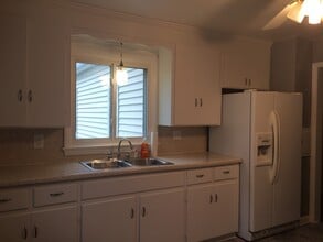 4 Stanford Rd W in Rochester, NY - Building Photo - Building Photo