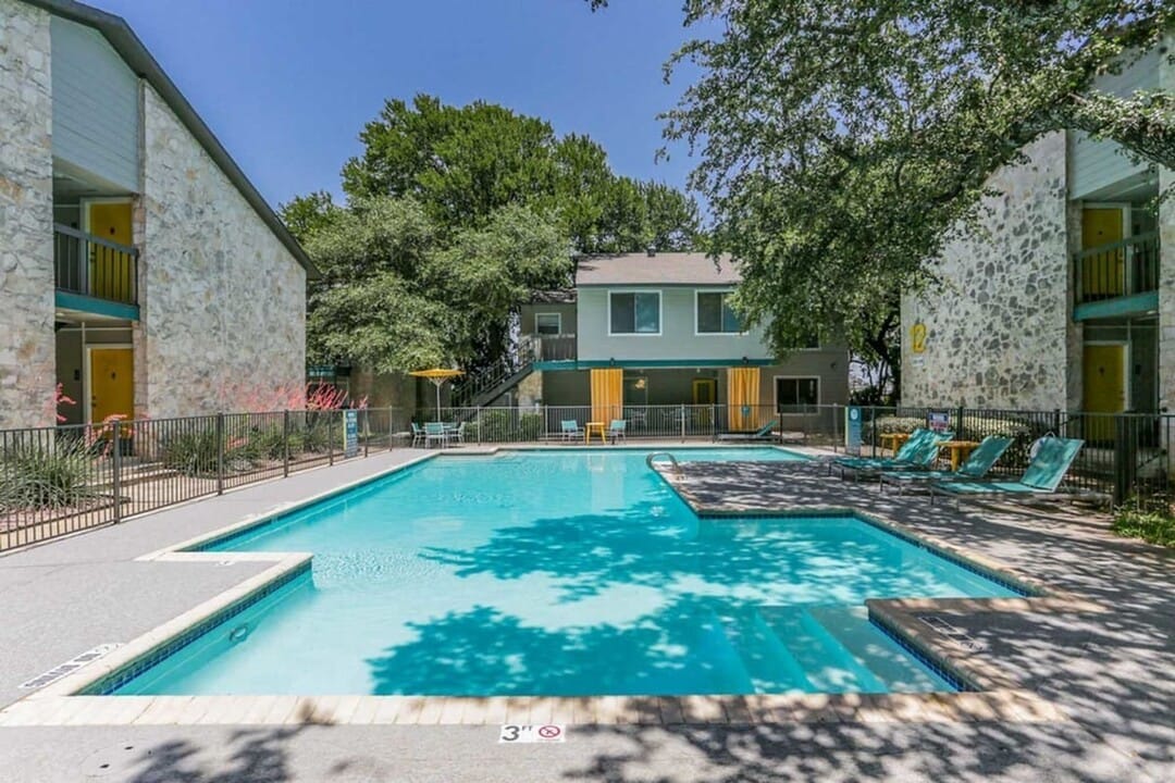 Chestnut Park in San Antonio, TX - Foto de edificio