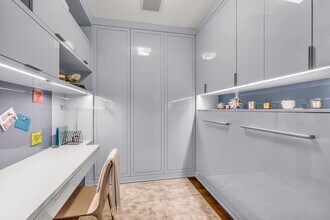 157 W 57th St in New York, NY - Building Photo - Building Photo