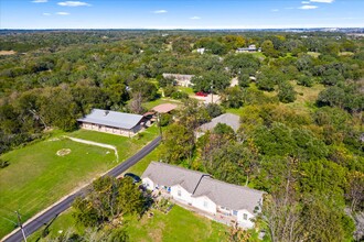 1628 Gordon St in San Marcos, TX - Building Photo - Building Photo