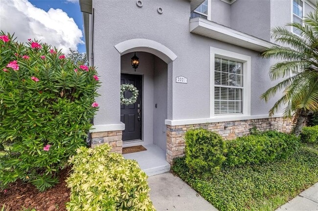 2020 Greenwood Valley Dr in Plant City, FL - Building Photo - Building Photo