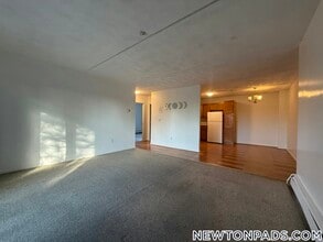 175 Adams St, Unit 40 in Newton, MA - Building Photo - Building Photo