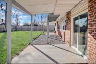 1045 Deesport St in Lake Charles, LA - Building Photo - Building Photo