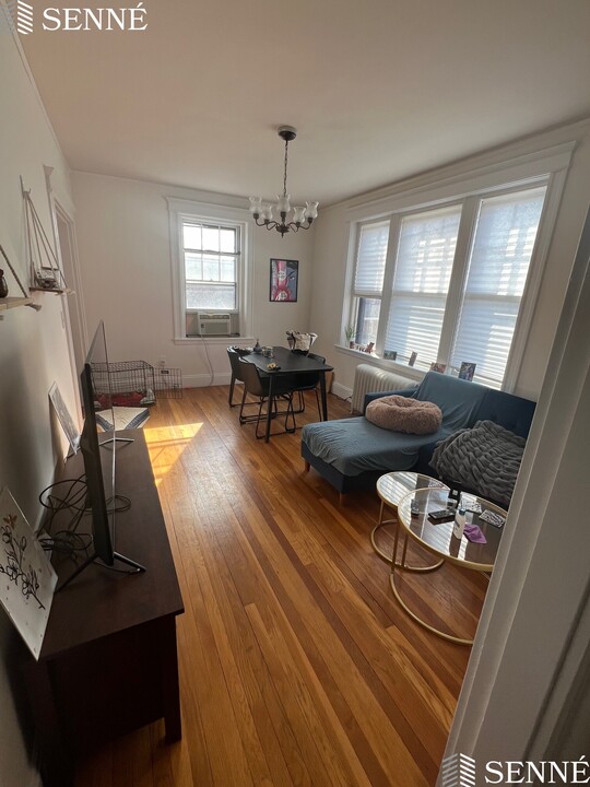 2 Crawford St, Unit 10 in Cambridge, MA - Foto de edificio