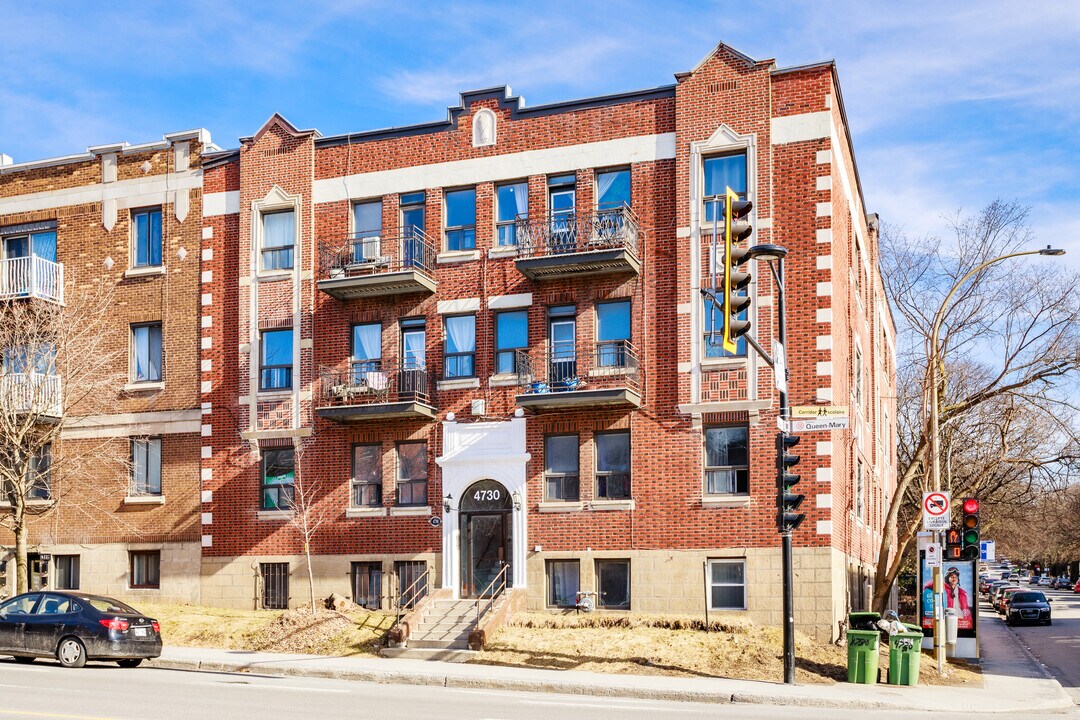 4730 Queen-Mary Ch in Montréal, QC - Building Photo