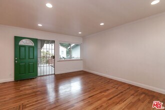 2915 St George St in Los Angeles, CA - Foto de edificio - Building Photo